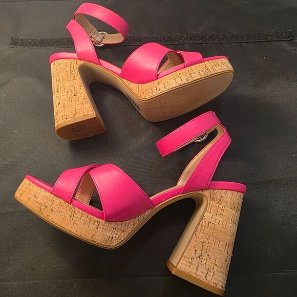 BRAND NEW SODA STRAPPY BLOCK HEEL OPEN TOE WOMENS SANDAL - Picture 8 of 16